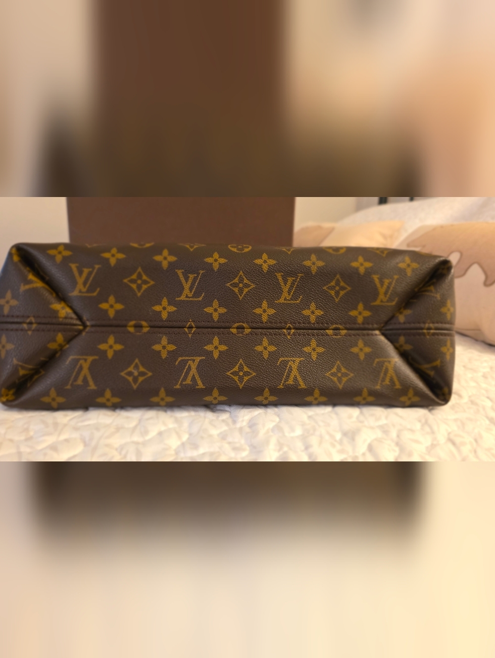 Louis Vuitton Monogram Shoulder Hobo Bag in Brown and Vachetta - Picture 2 of 16